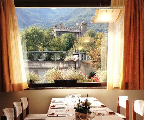 Hotel Comtes De Challant Albergo Etico Valle D'Aosta Fenis Exterior photo